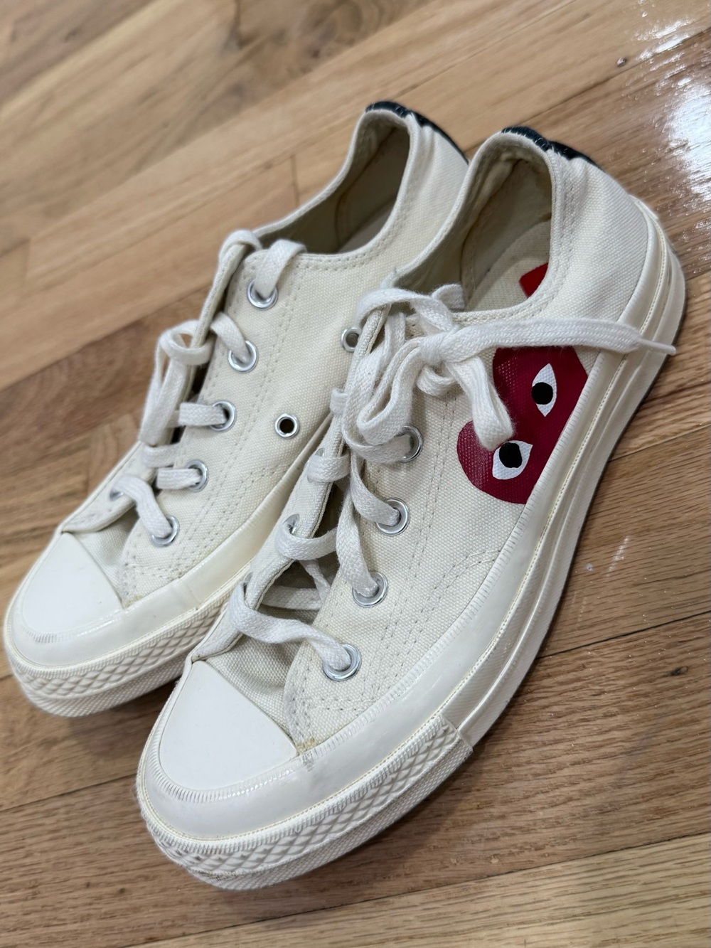 Converse White Low-Top Sneakers with Red Heart Accent - Picture 2 of 6